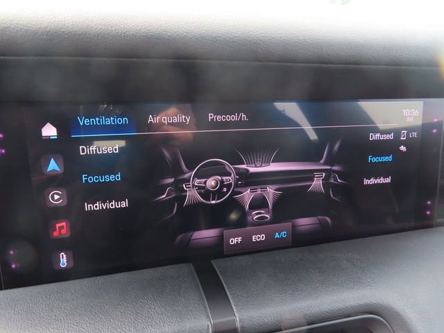 Used 2020 Porsche Taycan 4S image 28