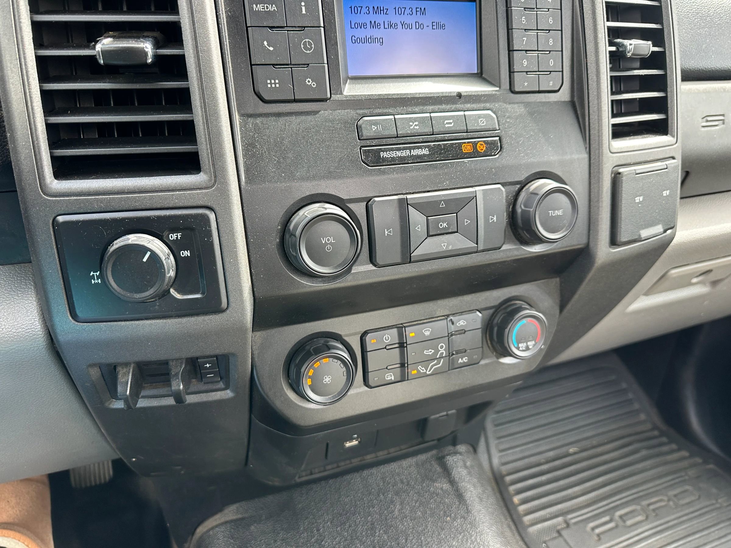 Used 2020 Ford F250 XL w/ STX Appearance Package image 18