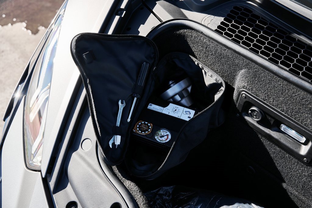 Used 2023 Lamborghini Huracan Tecnica image 9