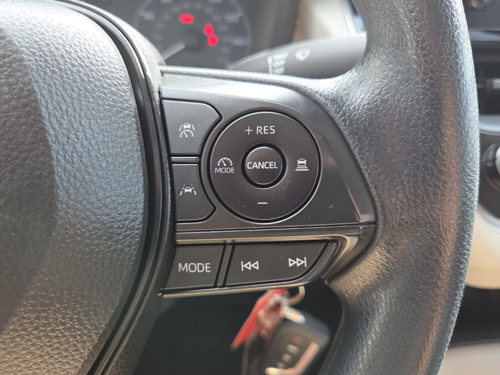 Used 2025 Toyota Corolla LE FWD image 13