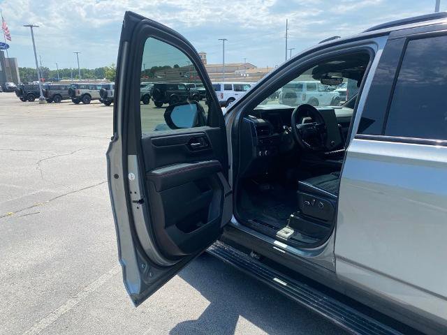 Used 2025 GMC Yukon XL AT4 Ultimate w/ LPO, Floor Liner Package AWD/4WD image 10