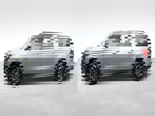 Used 2023 Ford Expedition Max XLT image 5