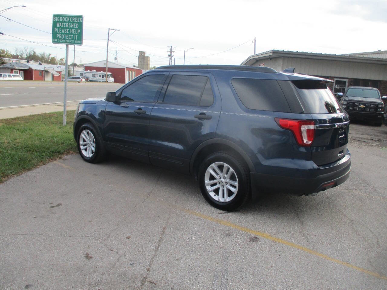 Used 2016 Ford Explorer FWD image 4