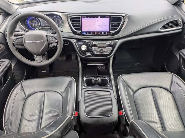 Used 2024 Chrysler Pacifica Limited w/ S Appearance Package FWD image 14