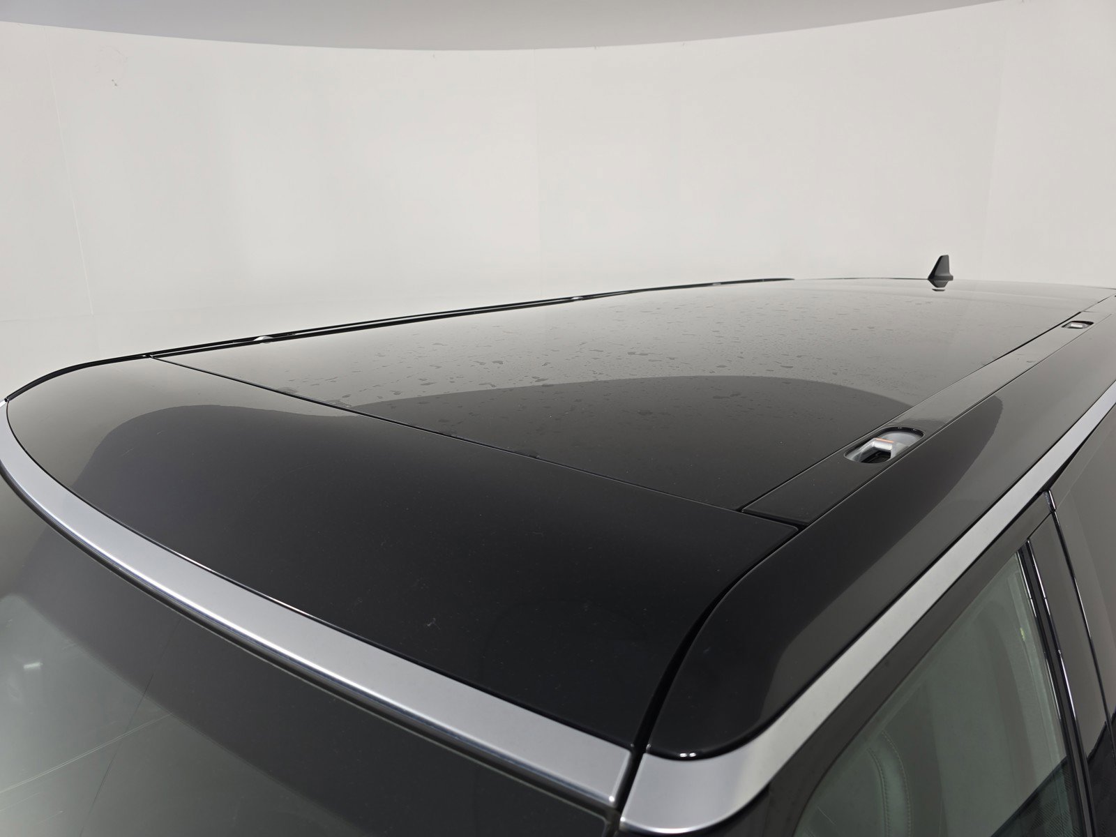 Used 2022 Rivian R1S Launch Edition image 13