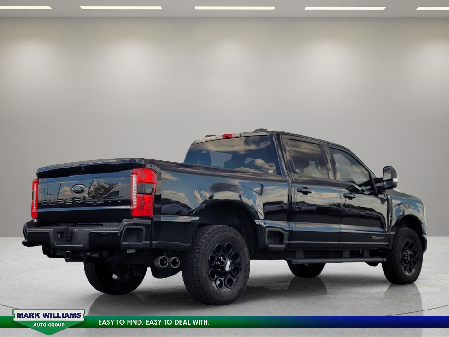 Used 2023 Ford F250 XLT w/ Black Appearance Package AWD/4WD image 4
