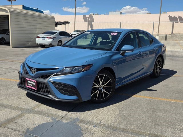 Used 2023 Toyota Camry SE w/ Blackout Package (TMS) image 1