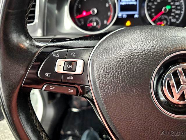 Used 2019 Volkswagen Golf S image 11