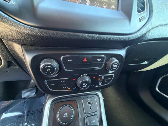 Used 2021 Jeep Compass Latitude AWD/4WD image 23