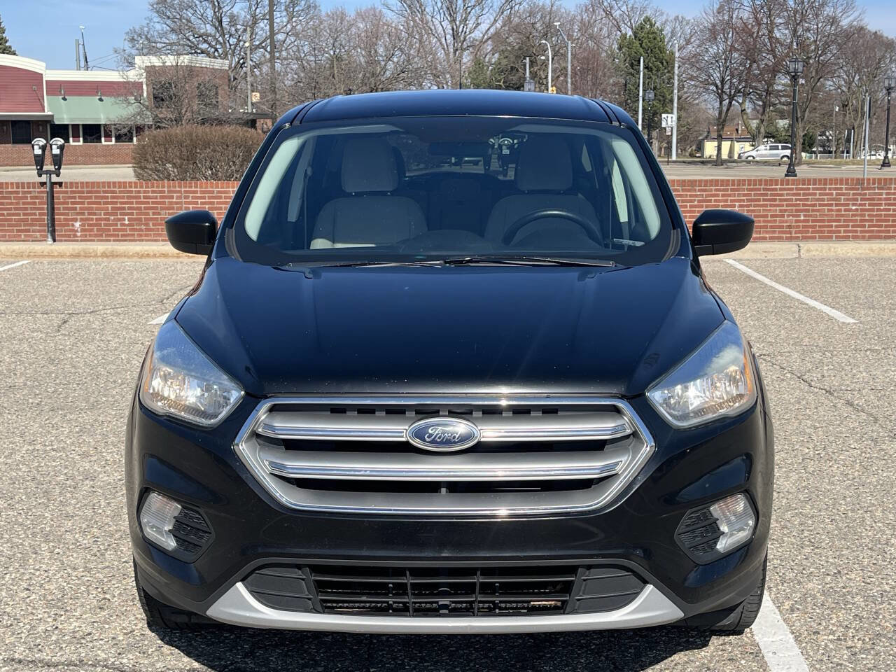 Used 2017 Ford Escape SE image 2