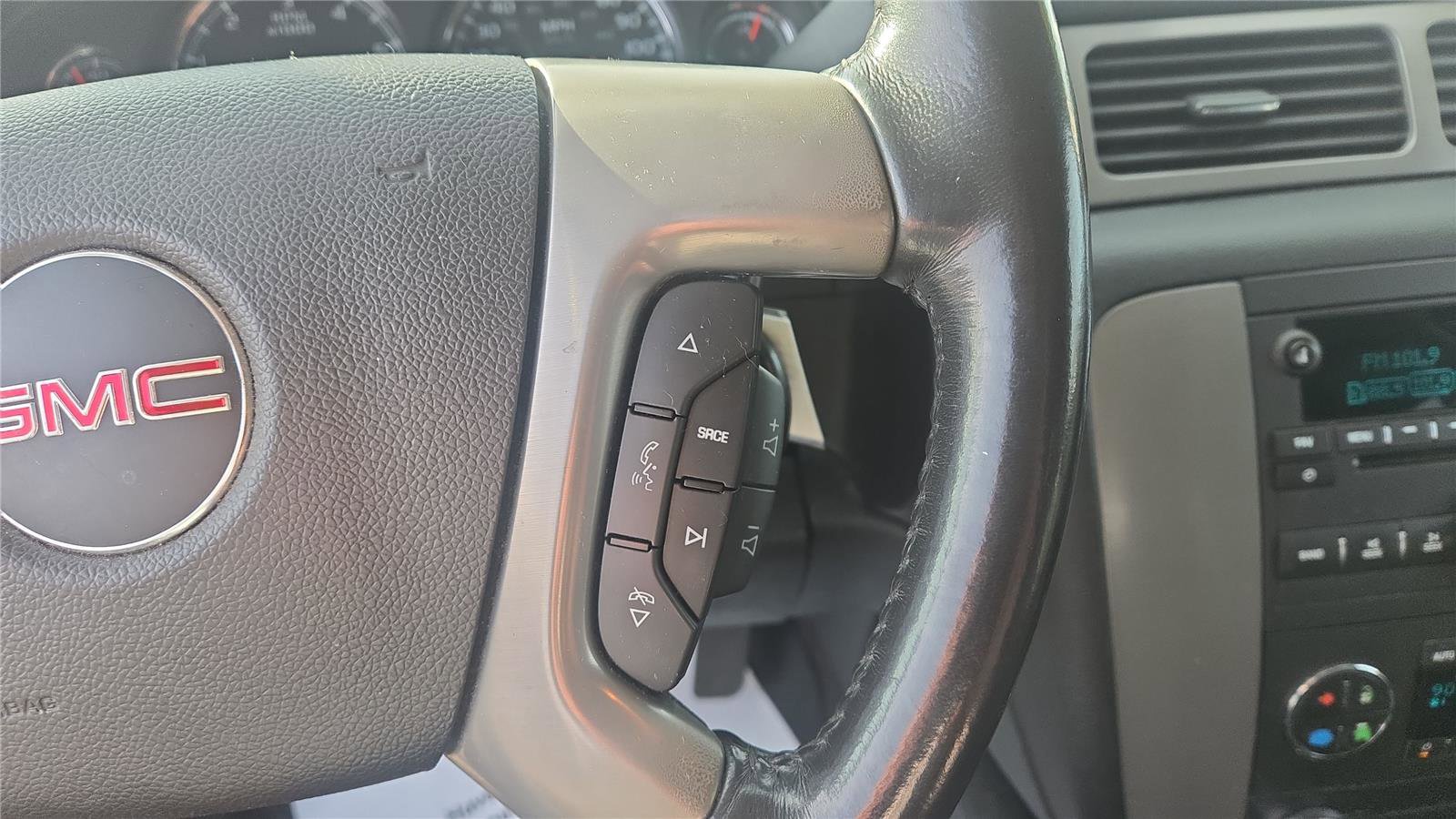 Used 2012 GMC Yukon SLT w/ Regional Value Package image 9