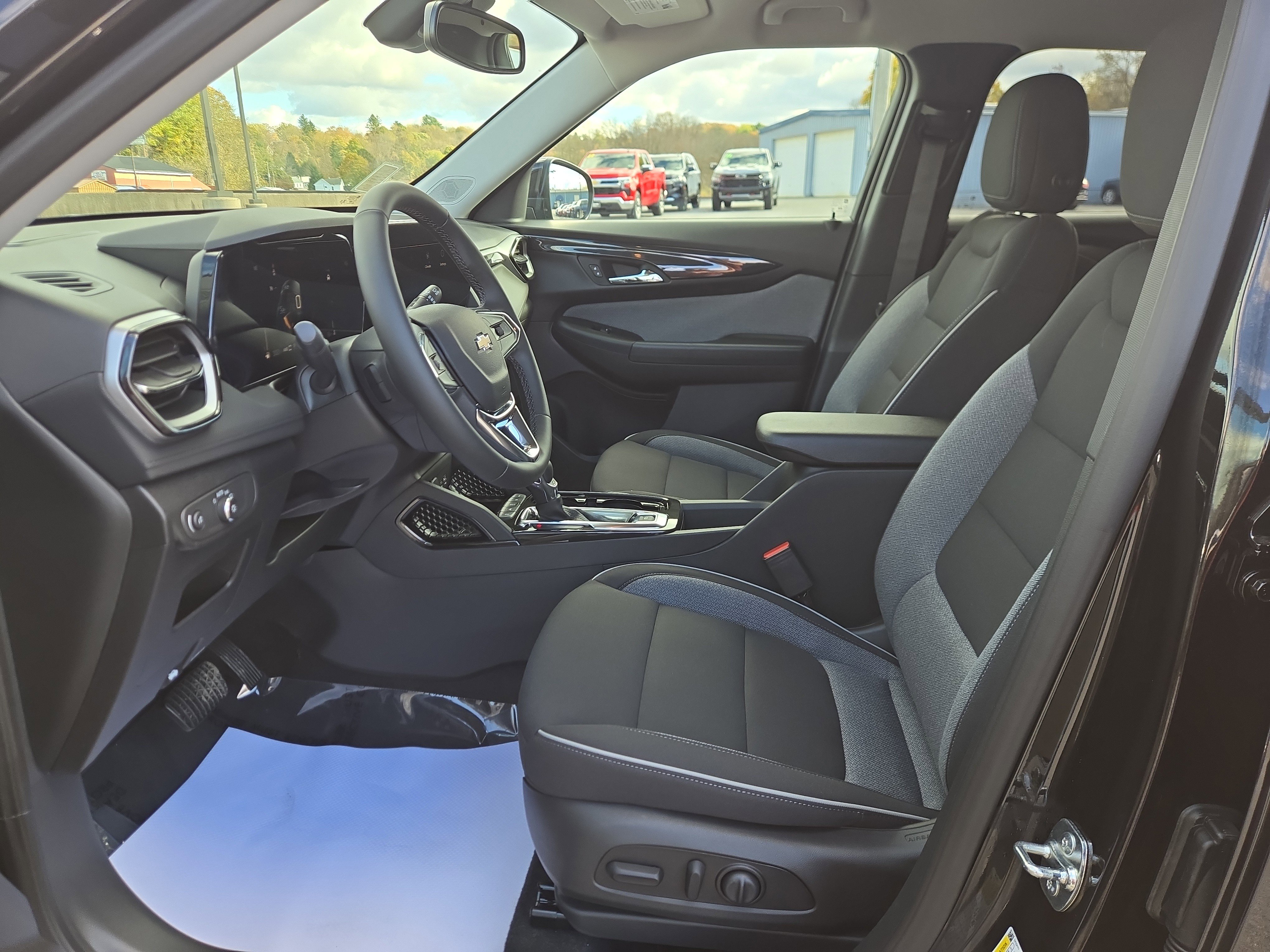 New 2026 Chevrolet TrailBlazer LT w/ Convenience Package image 12