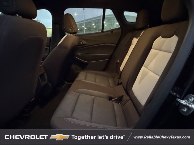 Used 2024 Chevrolet Trax RS w/ Driver Confidence Package FWD image 30