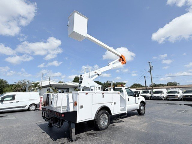 Used 1999 Ford F550 2WD Regular Cab Super Duty image 6
