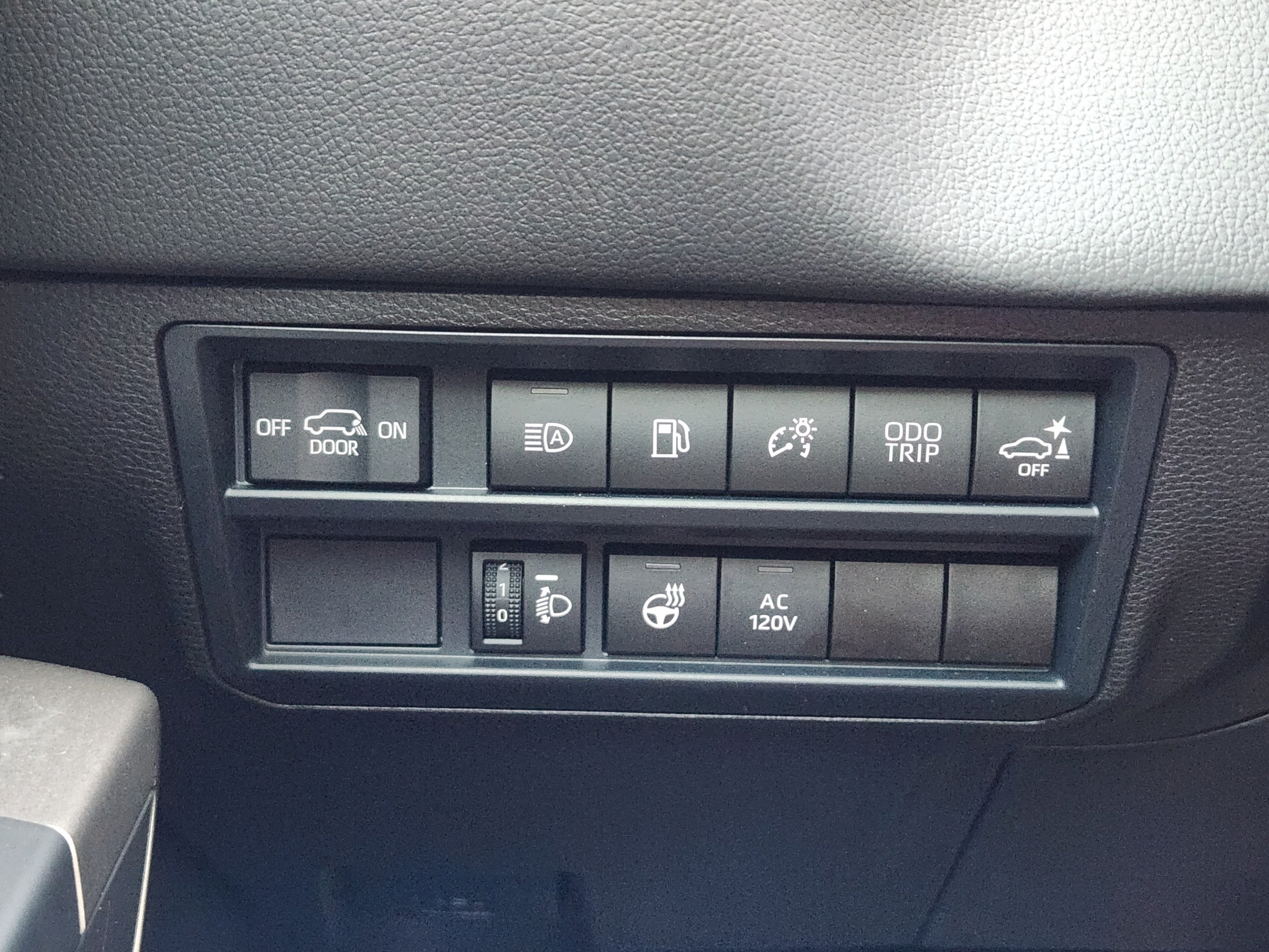 Used 2024 Toyota Sequoia SR5 w/ SR5 Premium Package AWD/4WD image 15