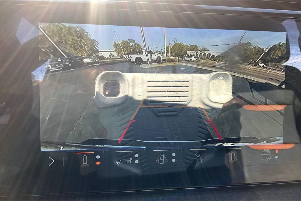 Used 2025 GMC Sierra 2500 AT4 w/ AT4 Premium Plus Package image 14