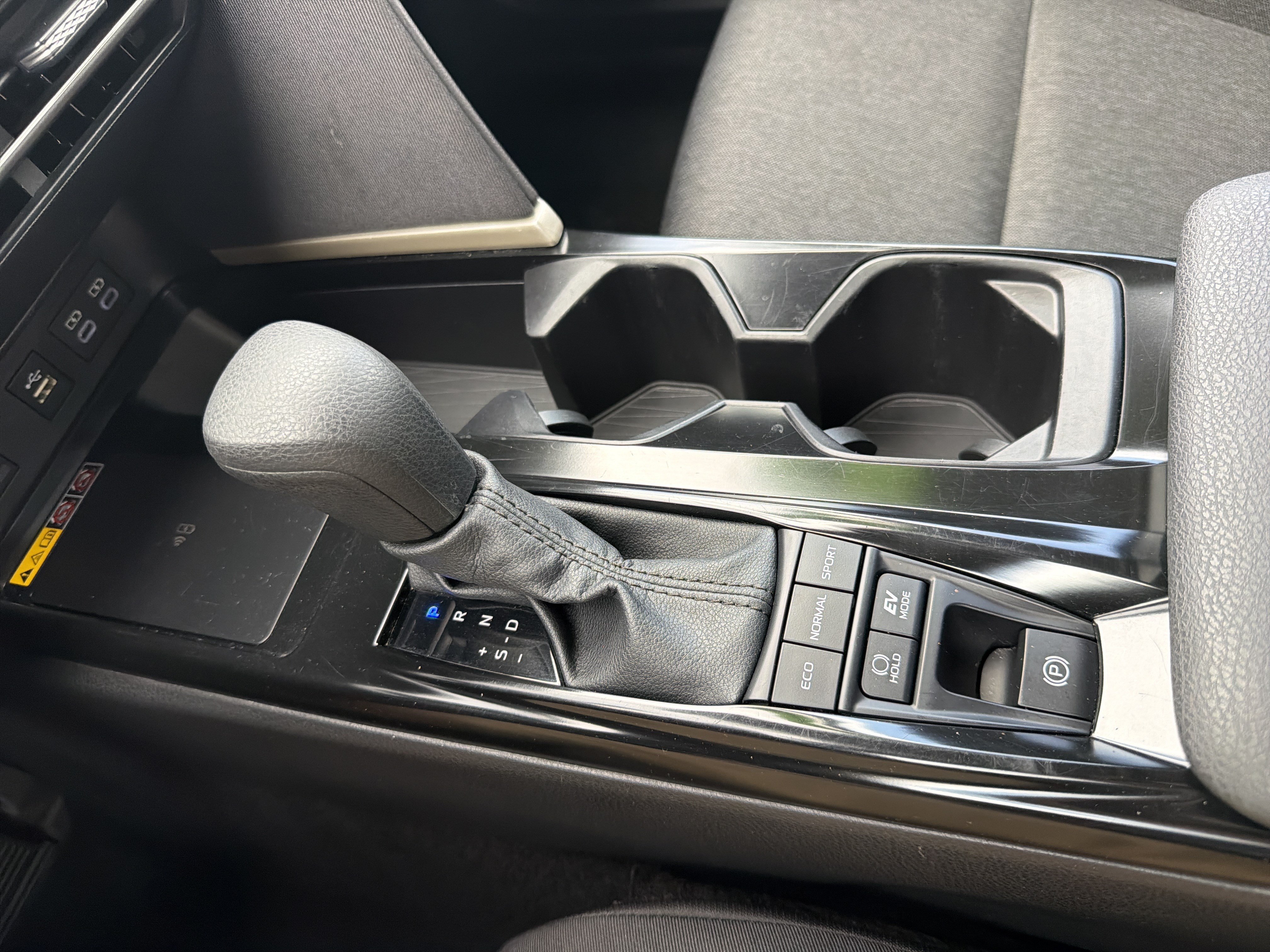 Certified 2025 Toyota Camry LE FWD image 8