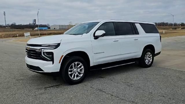 New 2026 Chevrolet Suburban LS RWD image 4