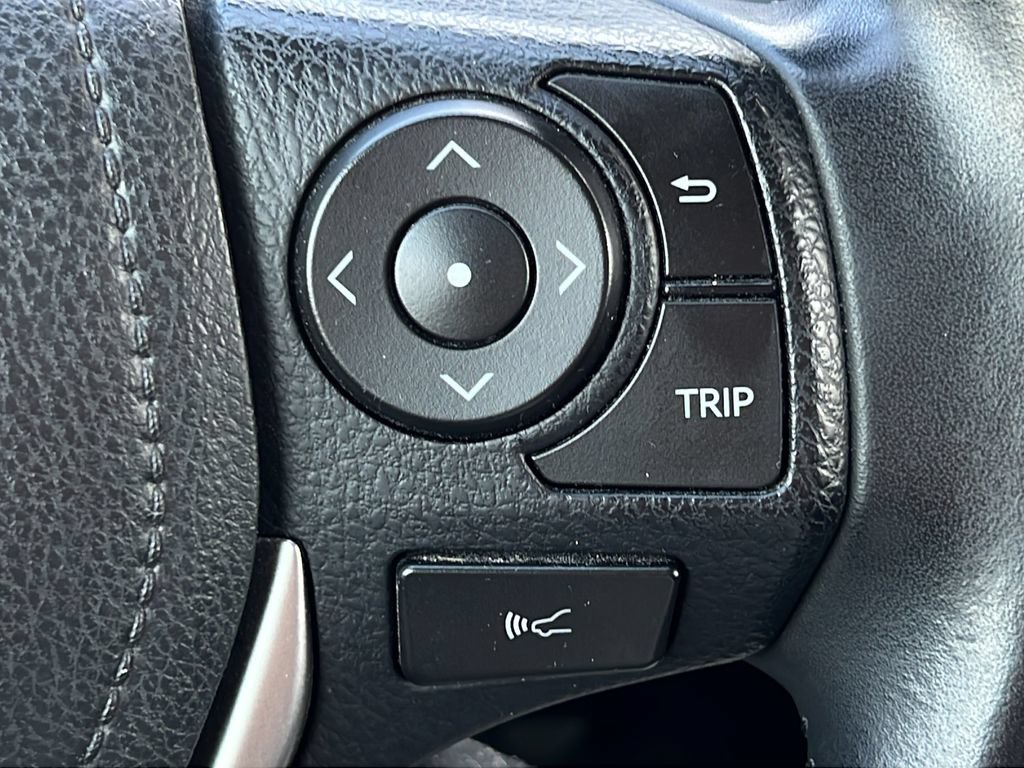Used 2018 Toyota RAV4 Limited AWD/4WD image 21