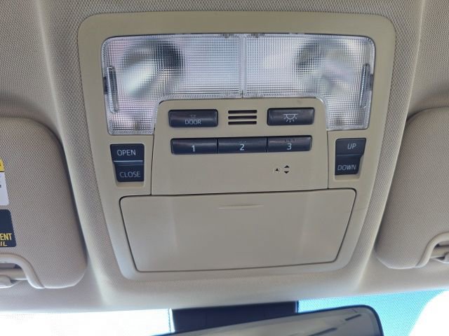 Used 2019 Toyota Highlander Limited image 21