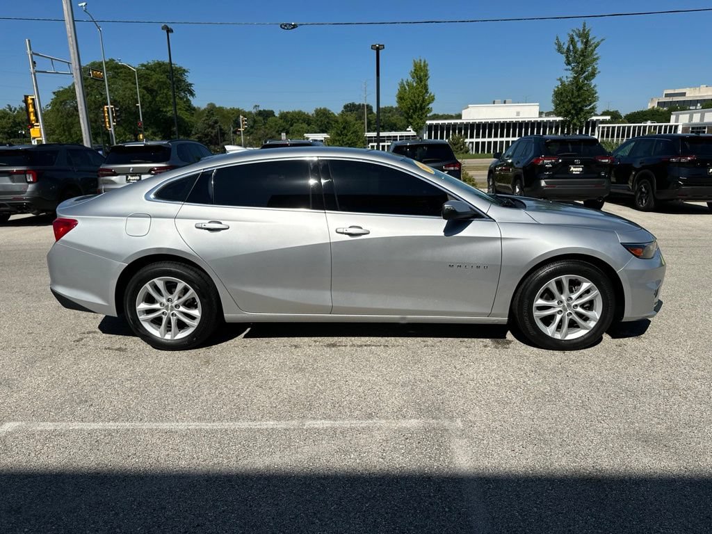 Used 2017 Chevrolet Malibu LT FWD image 5