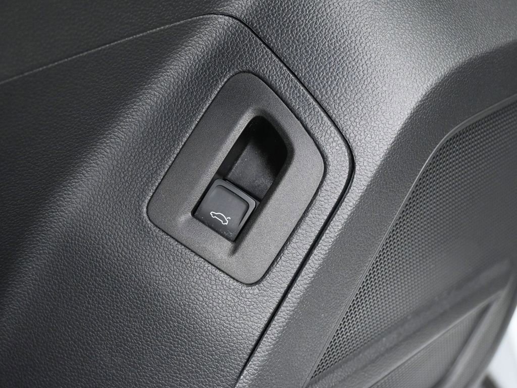 Used 2021 Volkswagen Atlas Cross Sport SE w/ Panoramic Sunroof Package image 19