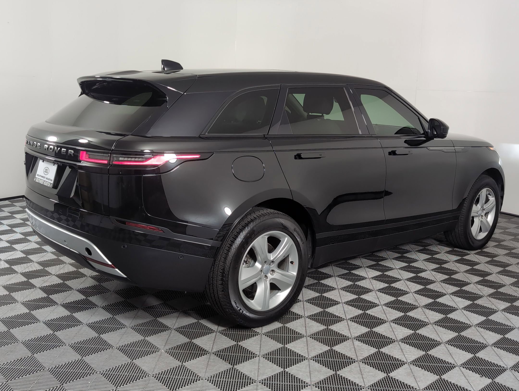 Used 2025 Land Rover Range Rover Velar S image 8