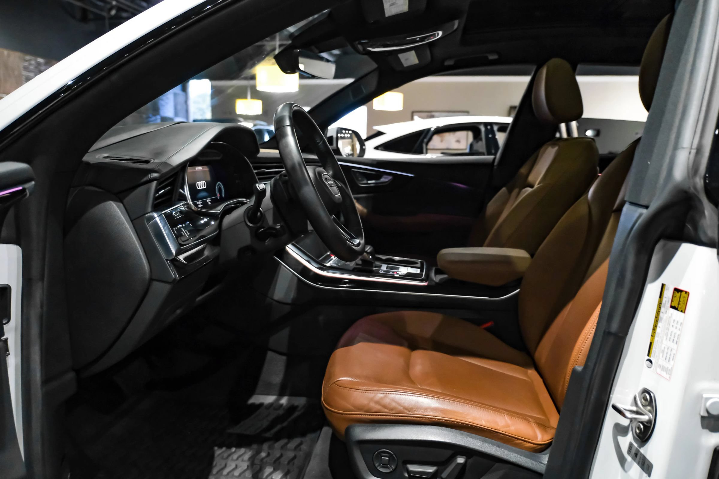 Used 2019 Audi Q8 Prestige w/ Year 1 Package AWD/4WD image 4