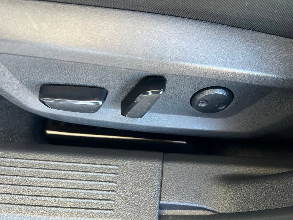 Certified 2023 Nissan Rogue SV AWD/4WD image 46