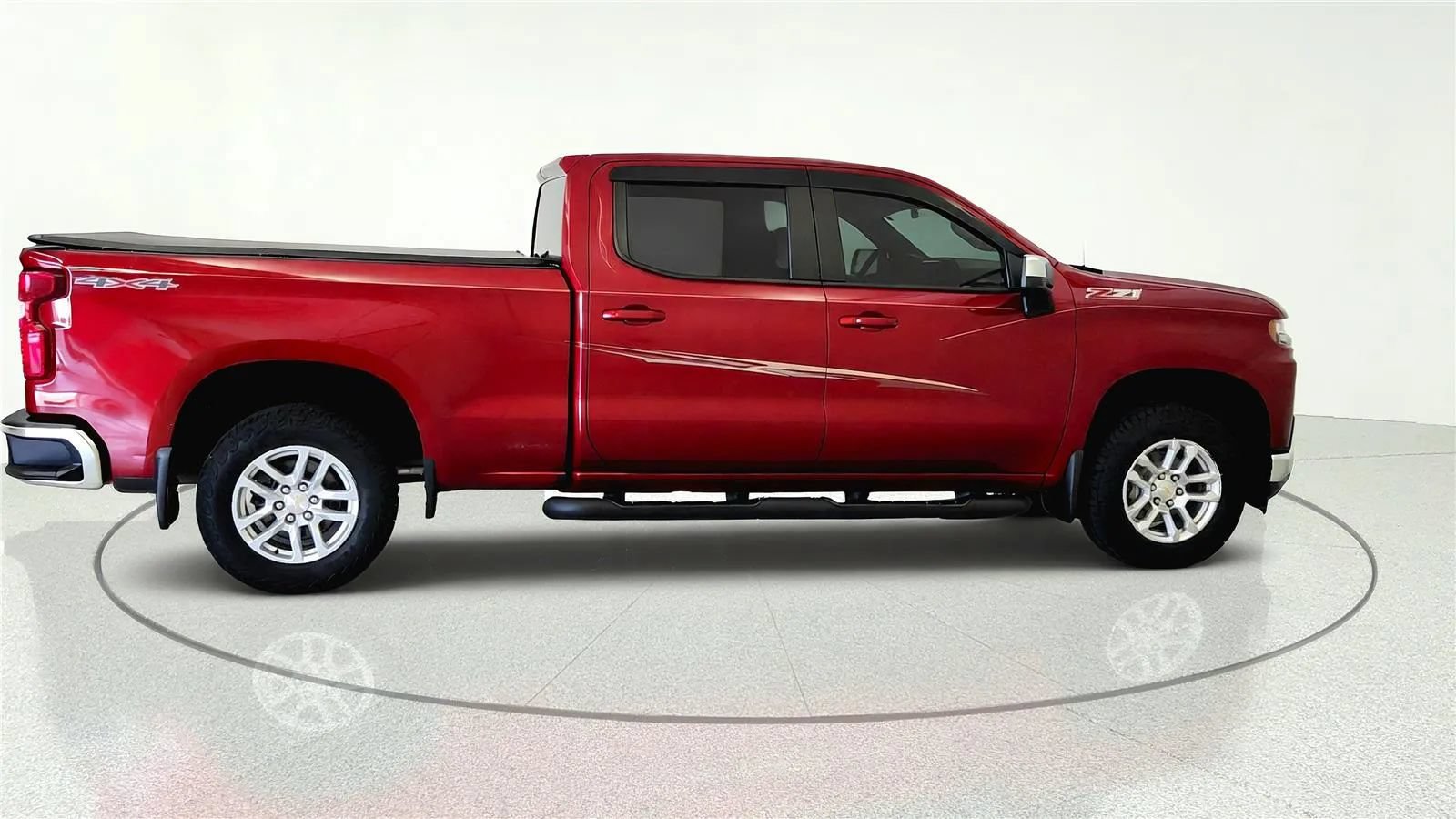 Used 2022 Chevrolet Silverado 1500 LT w/ Z71 Off-Road Package AWD/4WD image 6