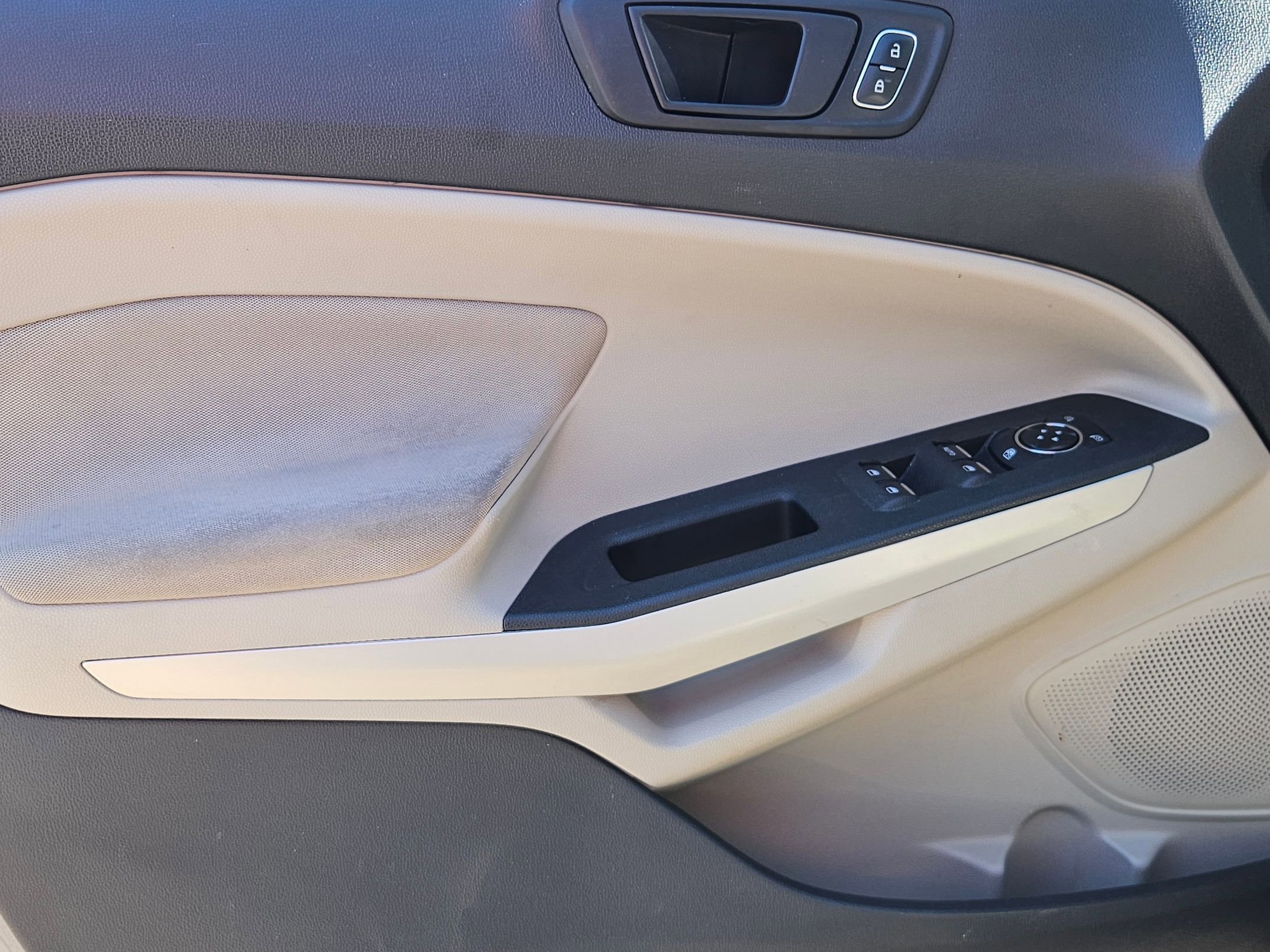 Used 2018 Ford EcoSport S image 11