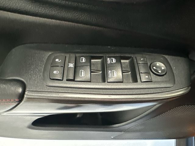 Used 2016 Jeep Cherokee Trailhawk w/ Leather Interior Group AWD/4WD image 24