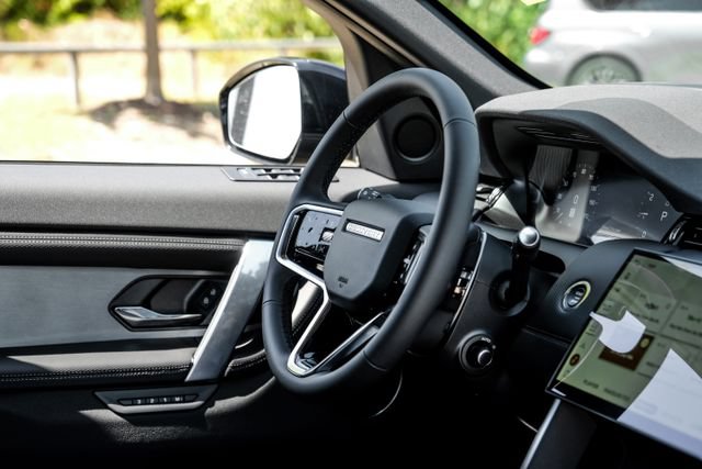 New 2026 Land Rover Discovery Sport Landmark AWD/4WD image 19