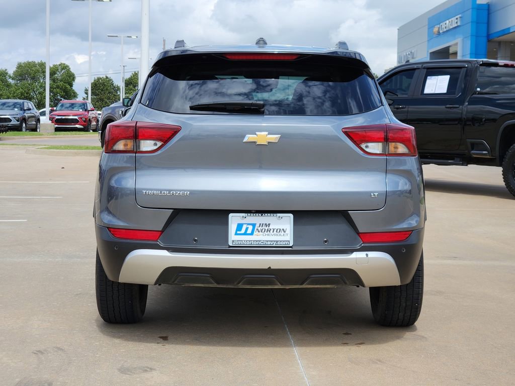 Used 2022 Chevrolet TrailBlazer LT w/ Convenience Package FWD image 8