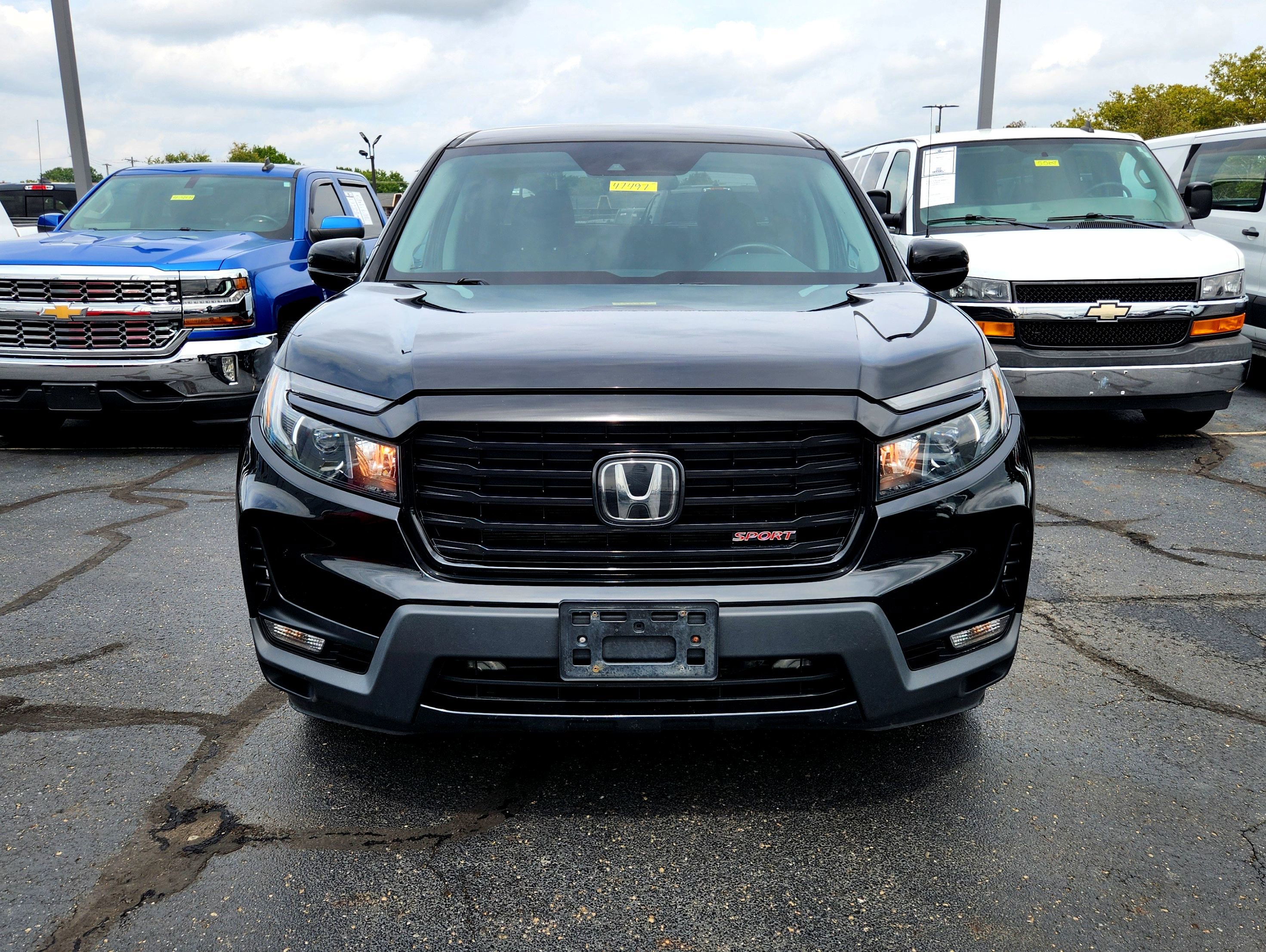 Used 2021 Honda Ridgeline Sport image 2