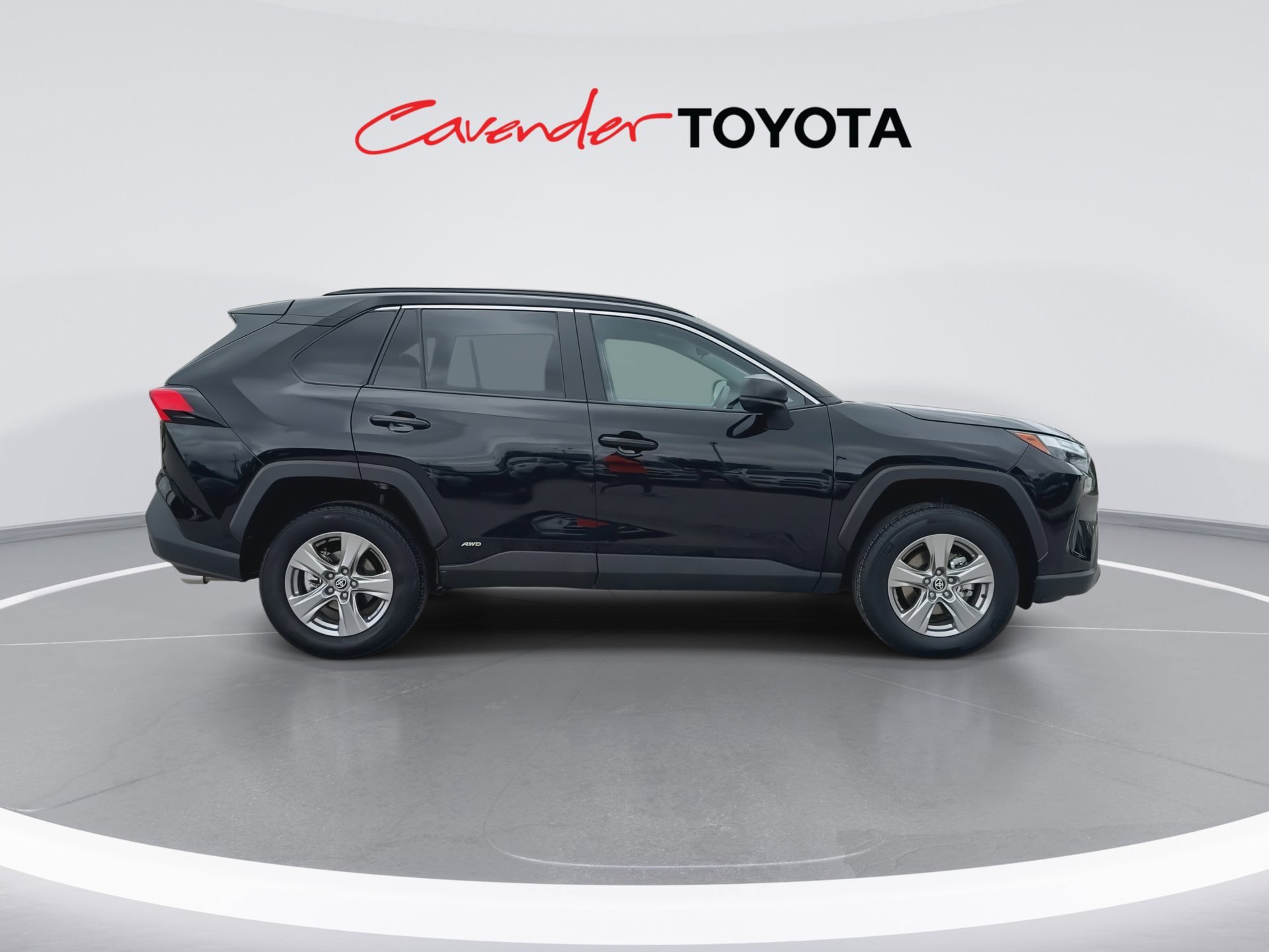 Certified 2025 Toyota RAV4 LE AWD/4WD image 9