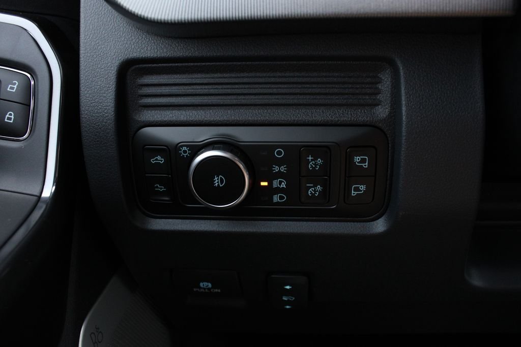 New 2026 Ford F350 Platinum AWD/4WD image 9