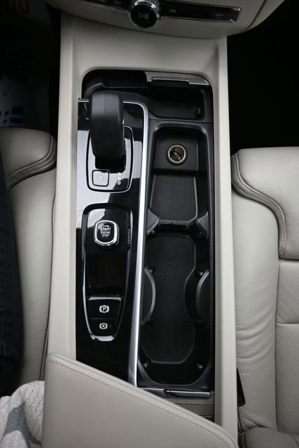 Used 2023 Volvo S60 B5 Ultimate w/ Protection Package Premier FWD image 12