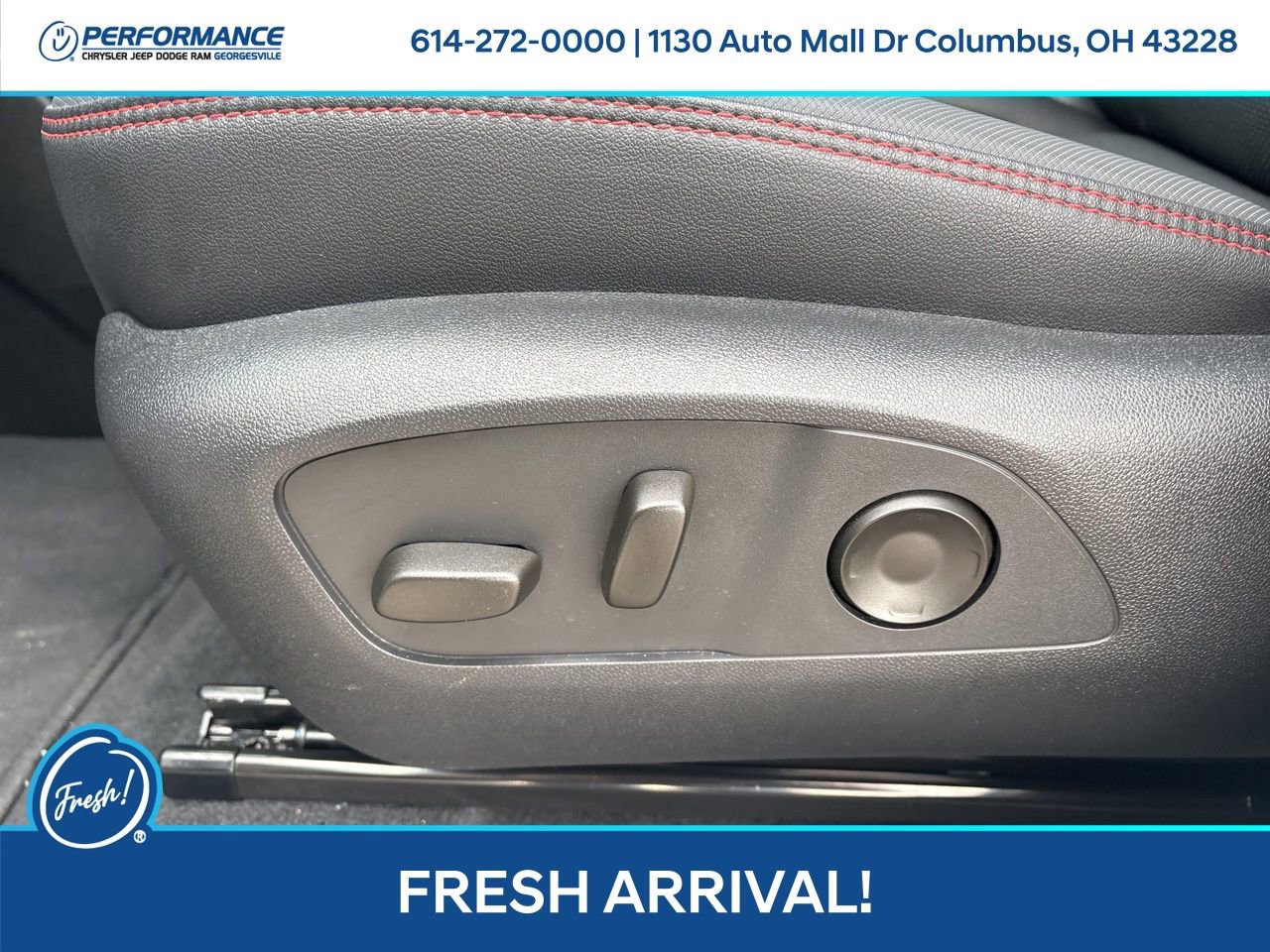 Used 2025 Chevrolet Traverse RS image 14