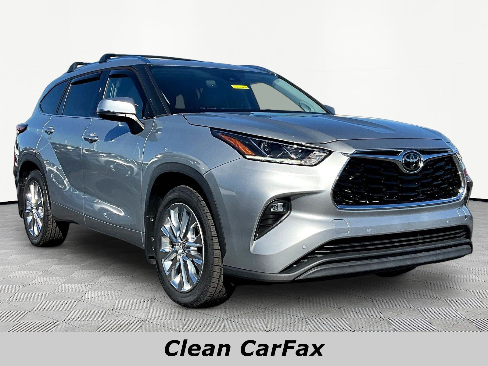 Used 2022 Toyota Highlander Limited AWD/4WD image 3