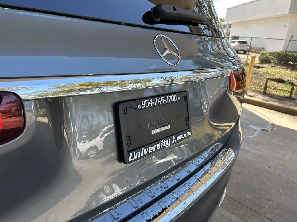 Used 2023 Mercedes-Benz GLS 450 4MATIC w/ AMG Line Exterior image 21