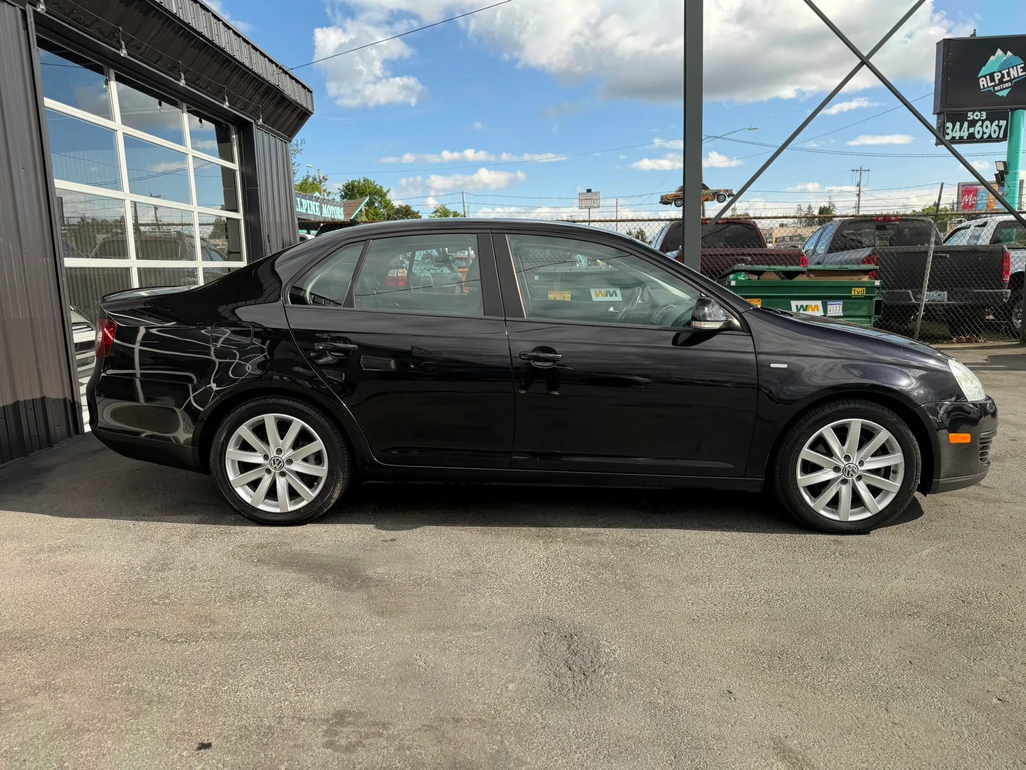 Used 2010 Volkswagen Jetta Wolfsburg Edition FWD image 5