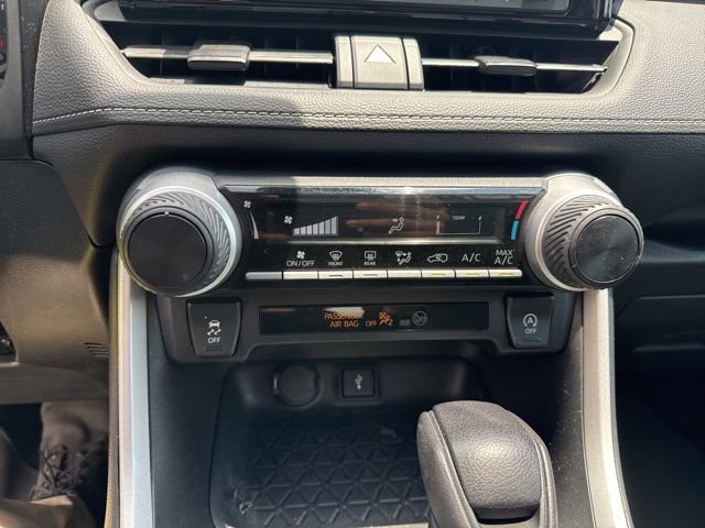 Used 2021 Toyota RAV4 LE AWD/4WD image 27