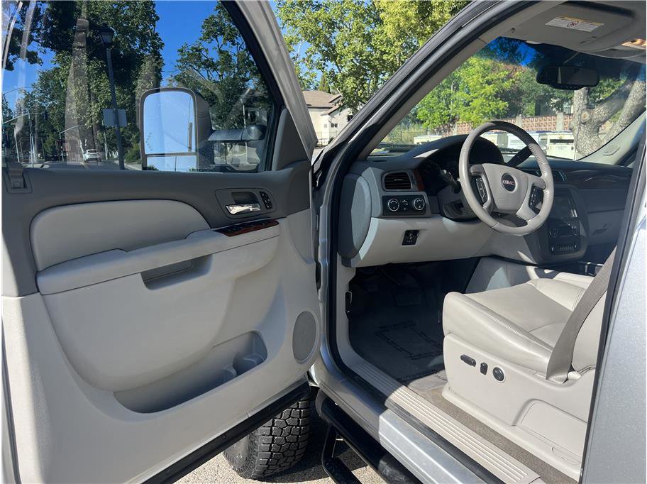 Used 2013 GMC Sierra 2500 SLT w/ SLT Convenience Package AWD/4WD image 10