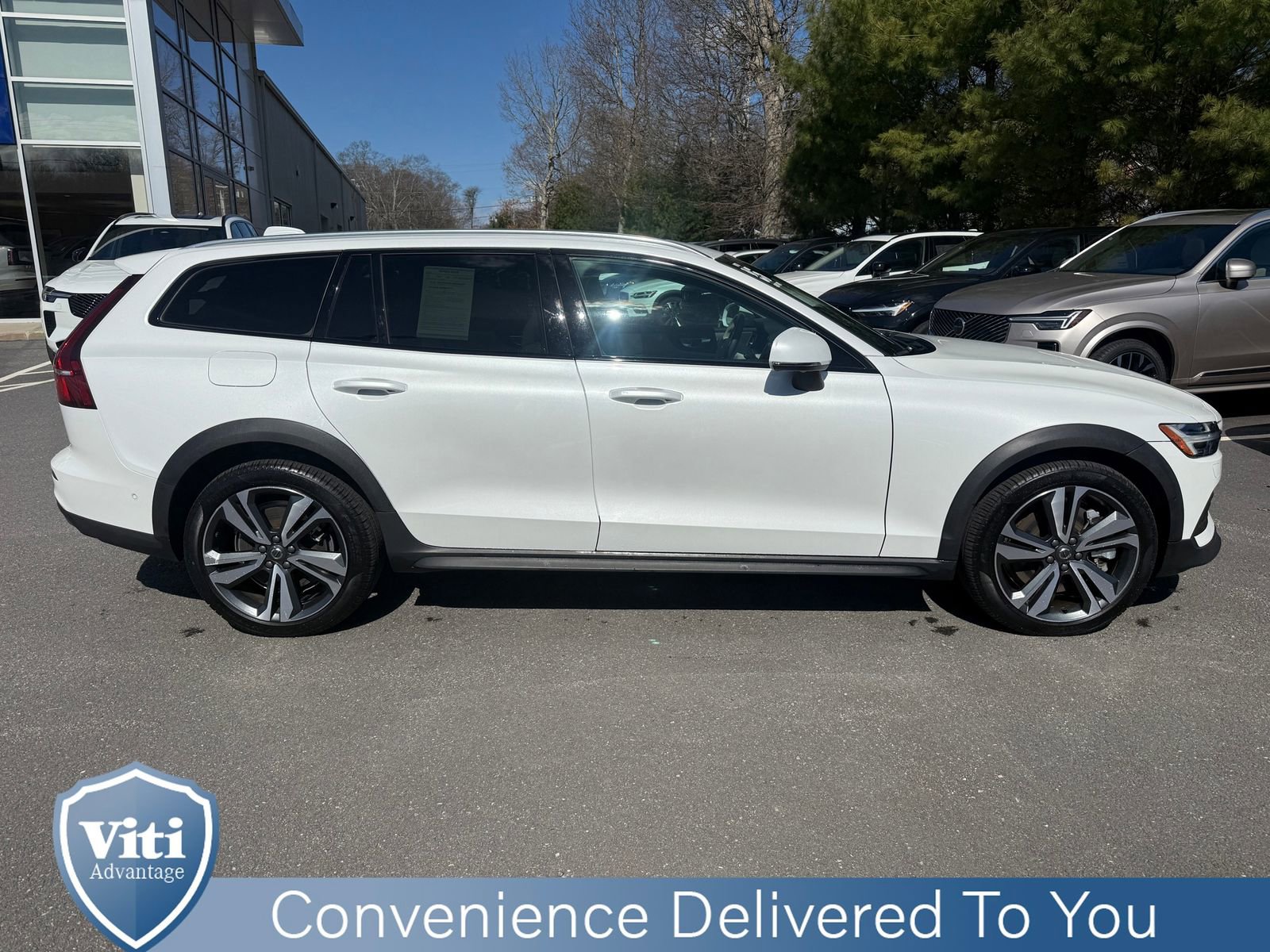 Certified 2025 Volvo V60 B5 Cross Country Plus AWD/4WD image 8
