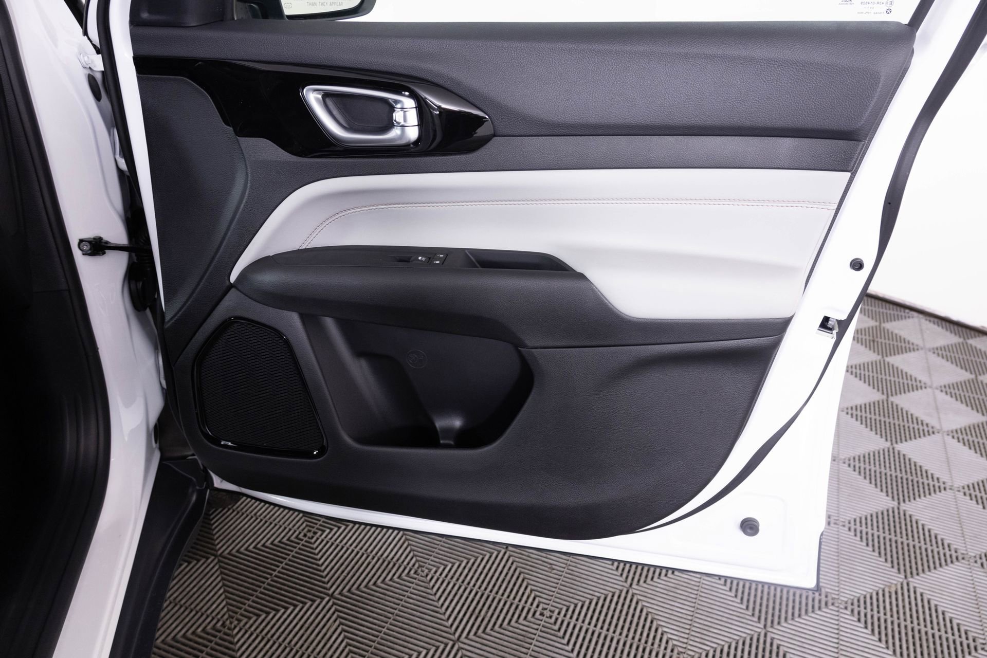 New 2026 Jeep Compass Limited image 35