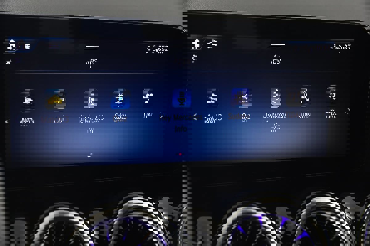 Used 2024 Mercedes-Benz GLA 35 AMG 4MATIC image 44