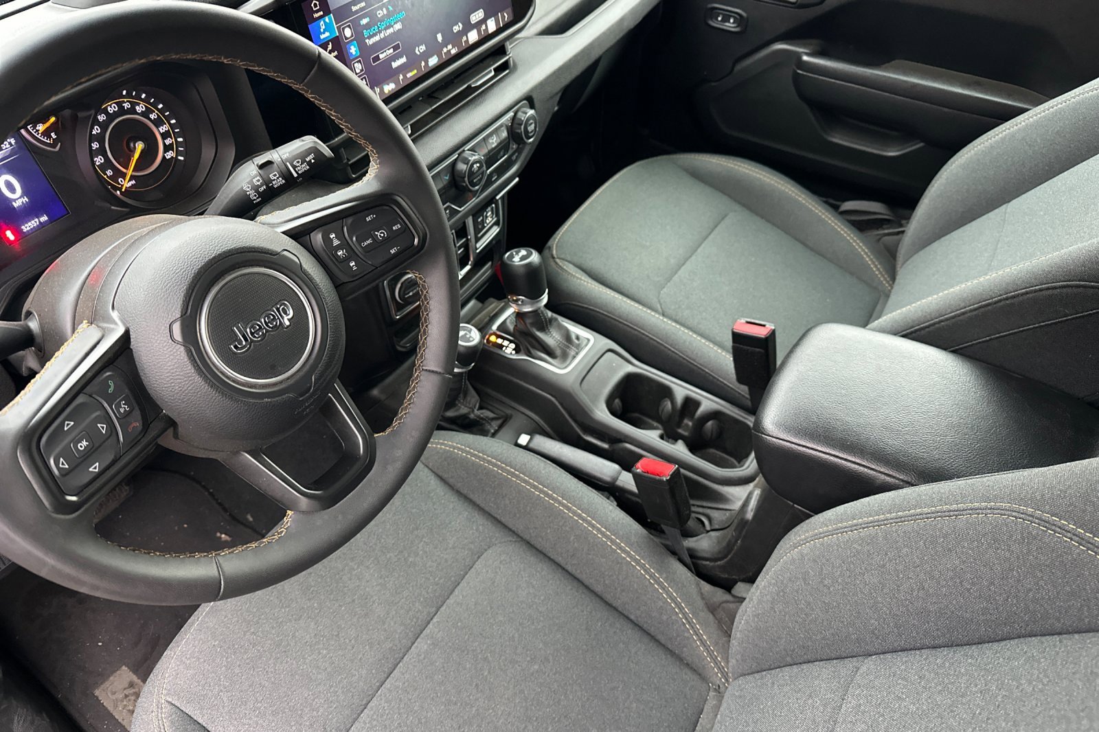 Used 2024 Jeep Wrangler Sport S image 8