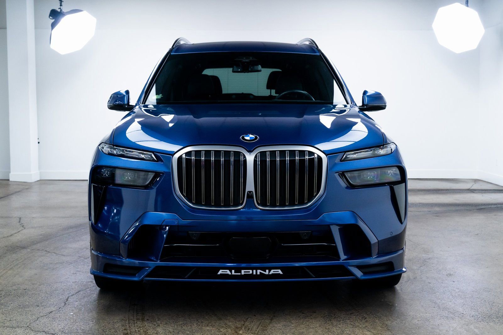 Used 2025 BMW ALPINA XB7 image 2