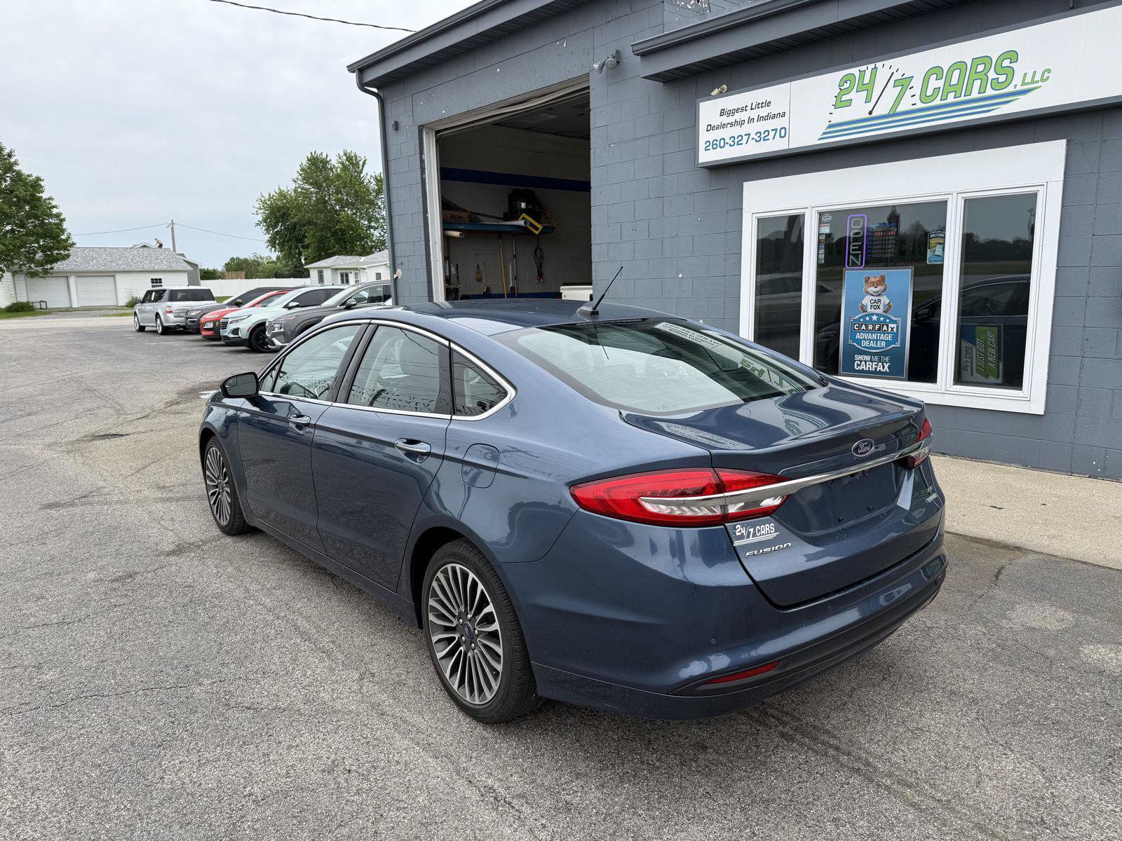 Used 2018 Ford Fusion SE w/ Fusion SE Technology Package FWD image 6